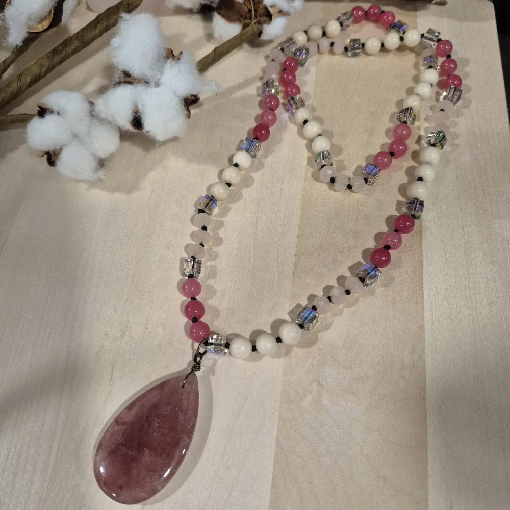 🩷🖤NEW🩷🖤 ELEGANT!! STRAWBERRY QUARTZ BoHo Sweater Necklace
